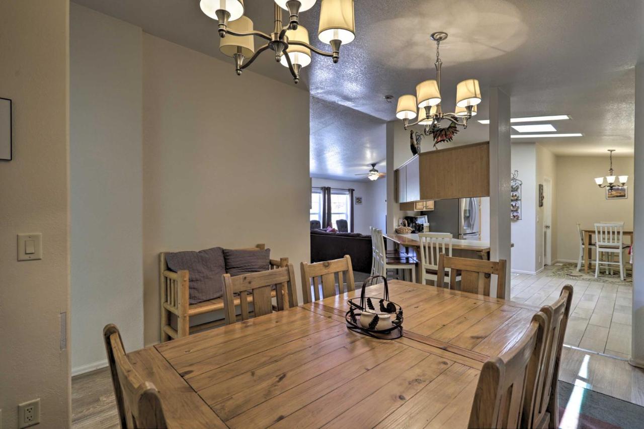 Rustic Retreat Moab Townhome With Grill And Fire Pit Zewnętrze zdjęcie
